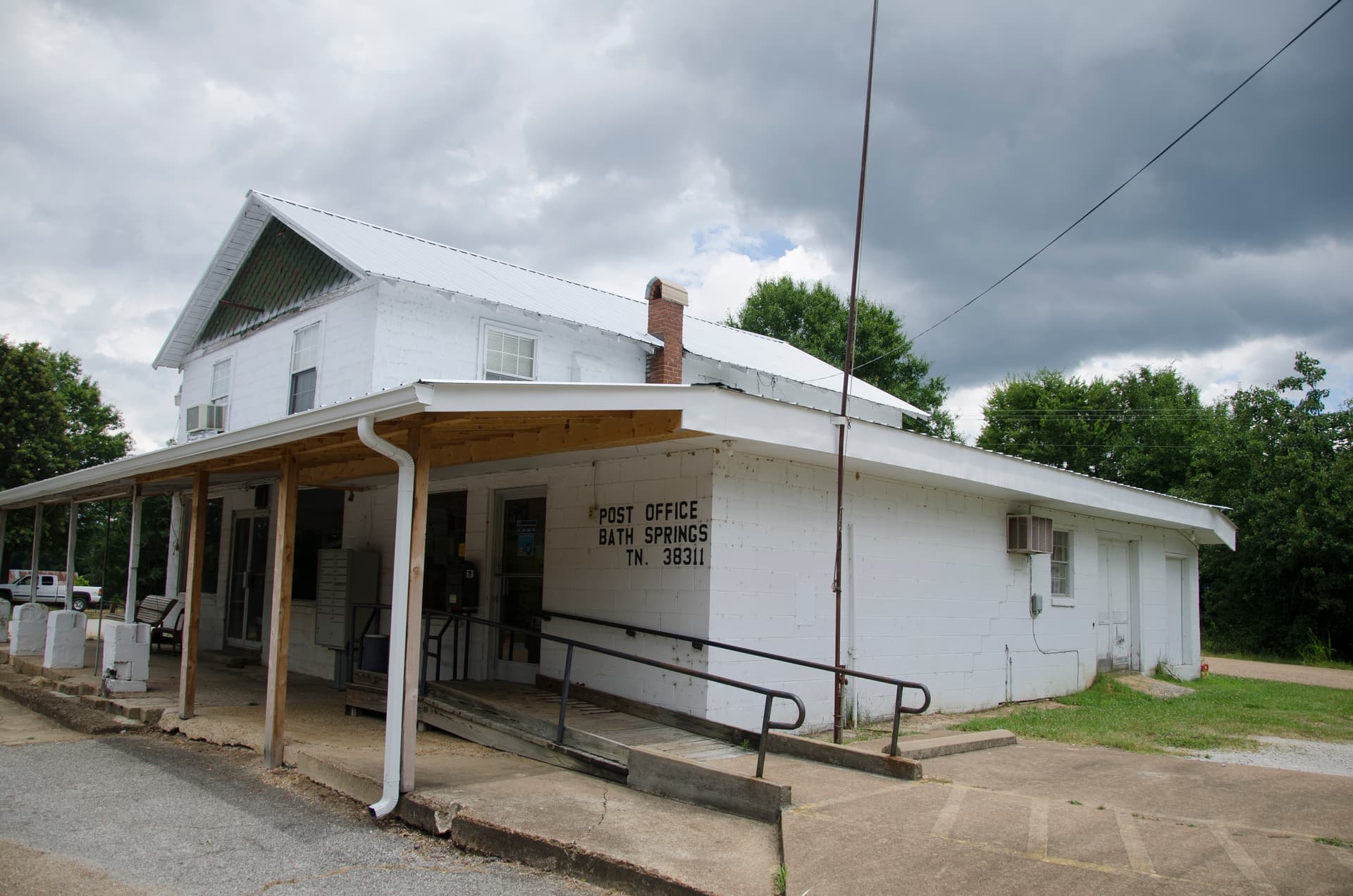 Bath Springs history traces sulphur spring resort and pioneer trade