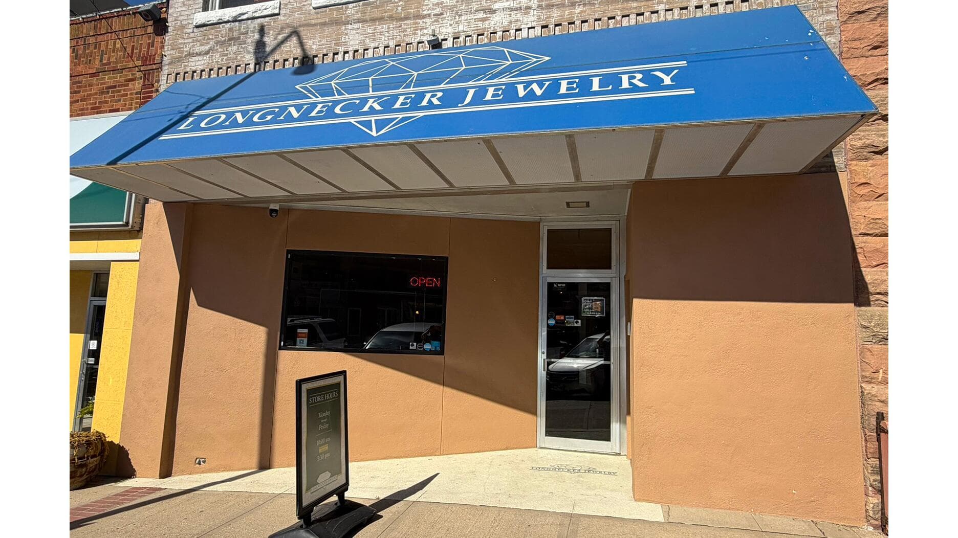 Longnecker Jewelry marks 30 years with in-house Leslie & Co. brand