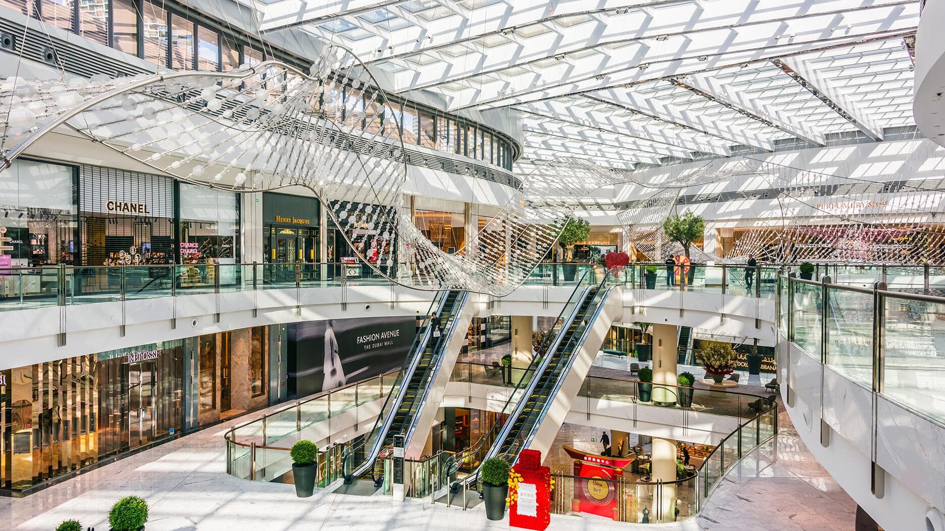 Luxury and Gold Jewelry Brands Temporarily Close Middle East Stores