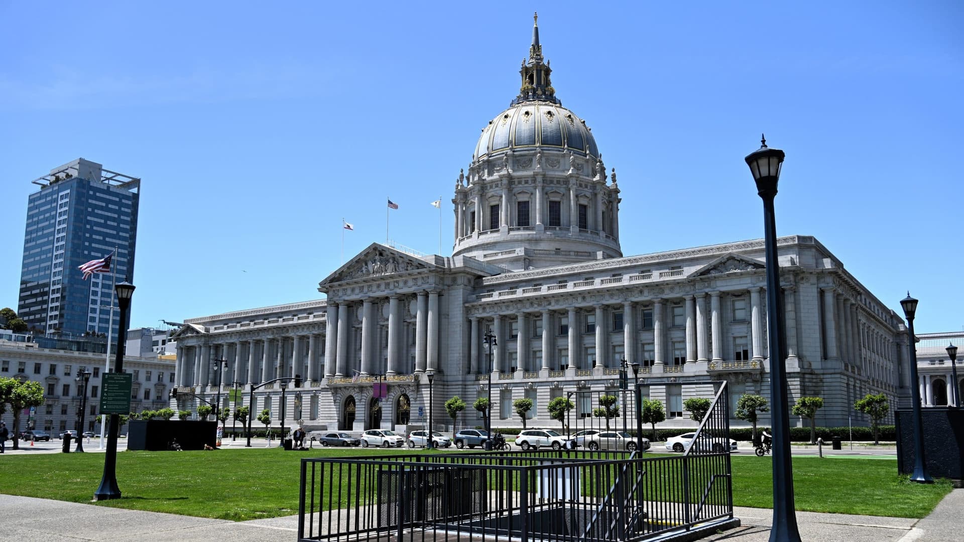San Francisco may ban live-animal sales, sparking pet store backlash