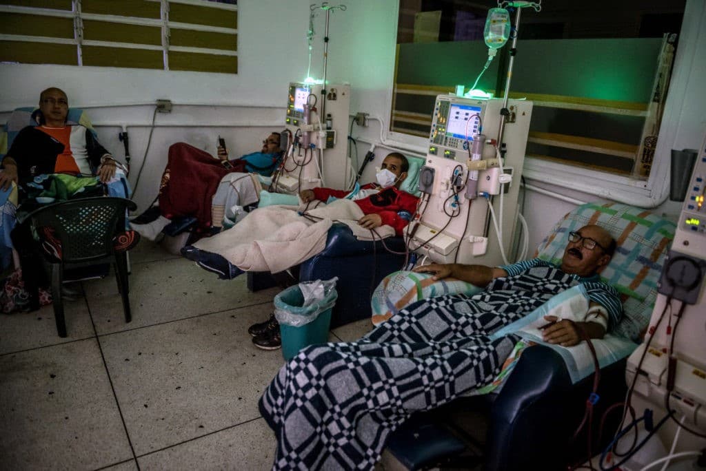 Cuban doctors’ exit leaves patients stranded in Venezuela clinics