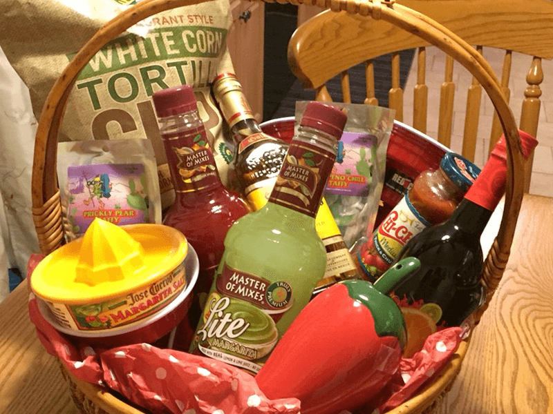 Yuma Entrepreneur Sells Holiday Baskets, Donates Proceeds to Veterans