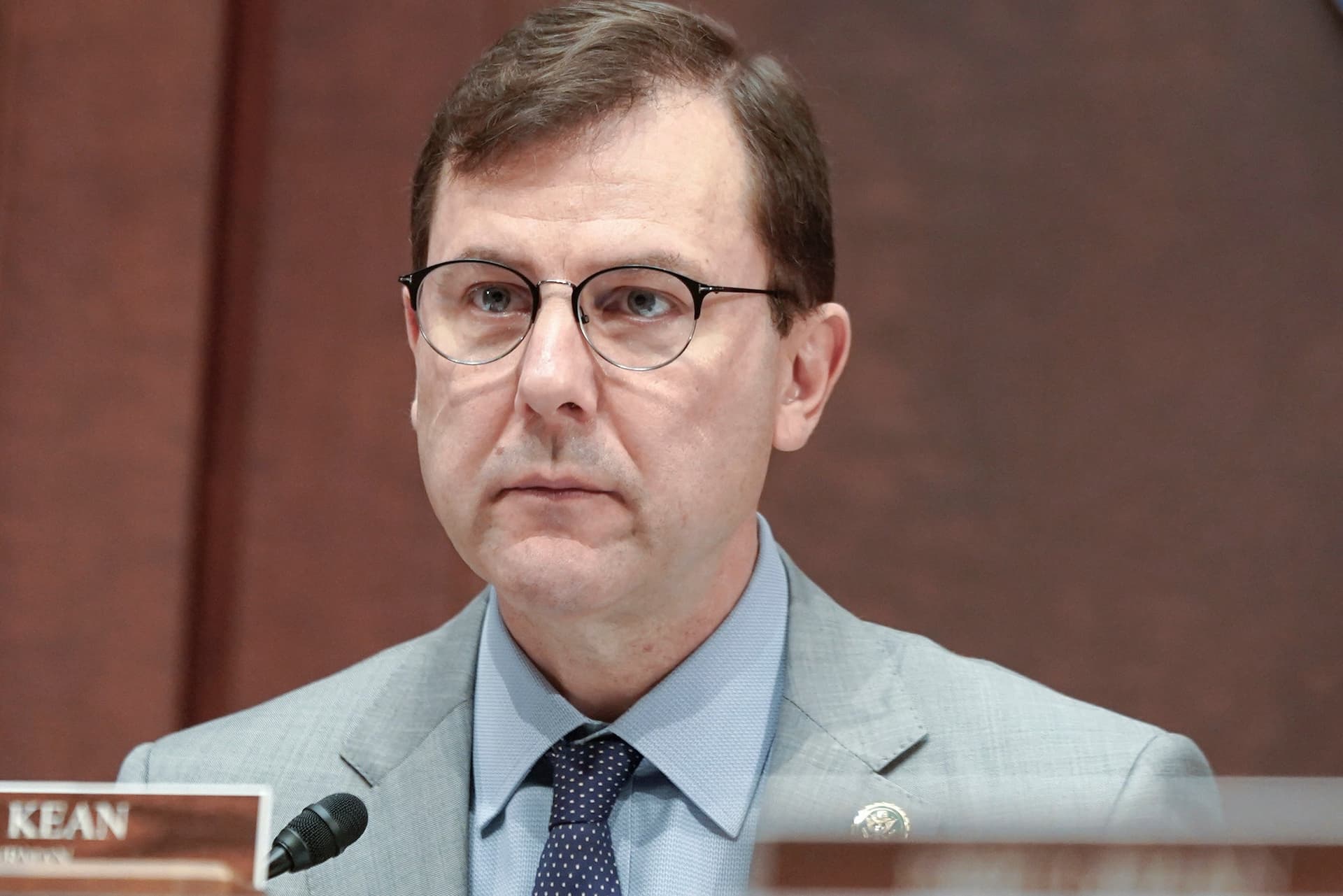 Kean returns after depression-related absence as re-election fight looms