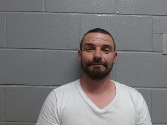 Crimestoppers seeks two men wanted on multiple county warrants