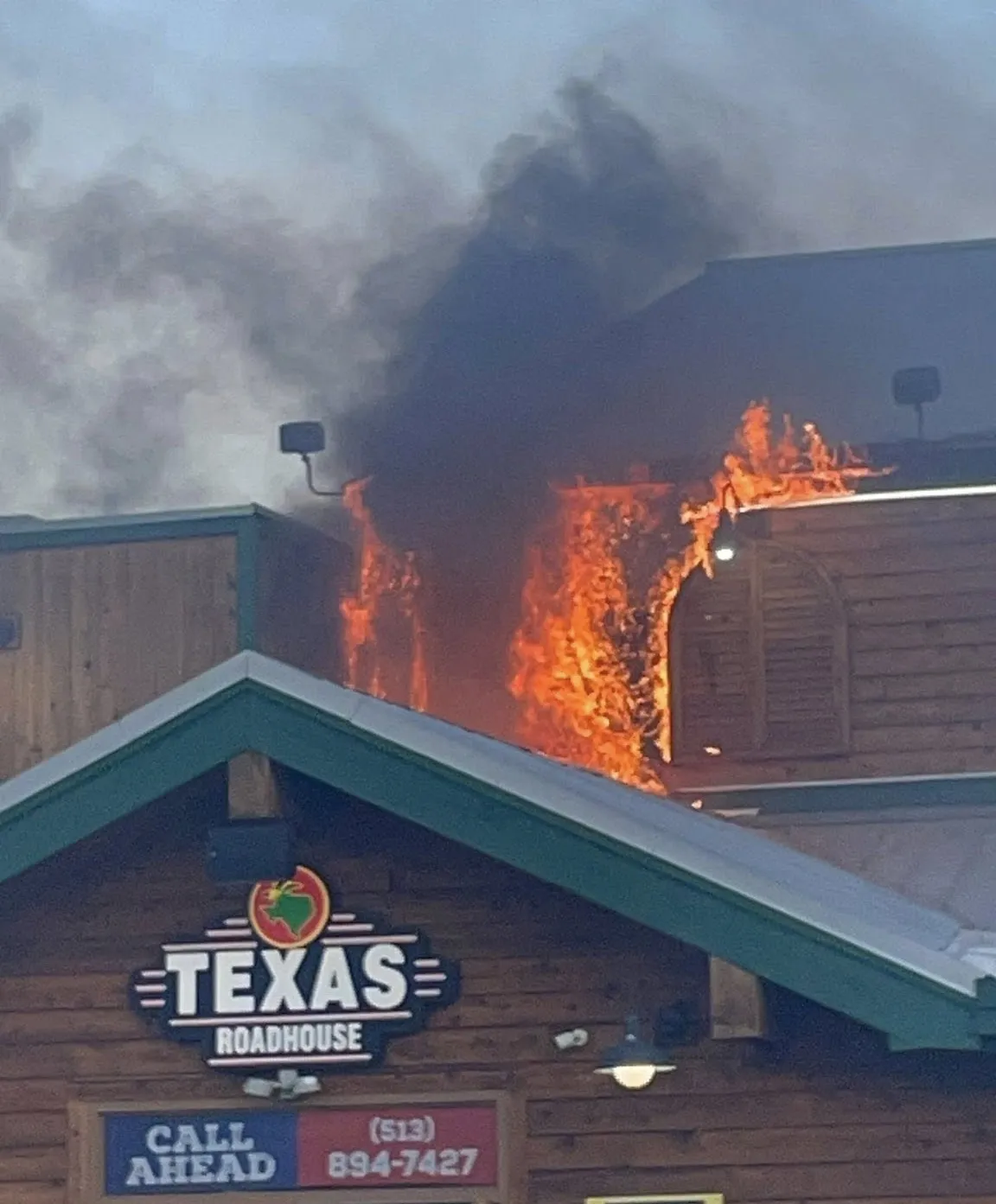 Hernando County crews clear out Texas Roadhouse fire on Cortez Boulevard