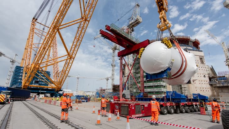 Hinkley Point C installs unit 2 reactor vessel with Big Carl