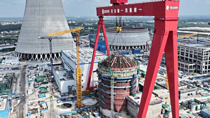 China installs outer dome on Lianjiang unit 1, marking major milestone