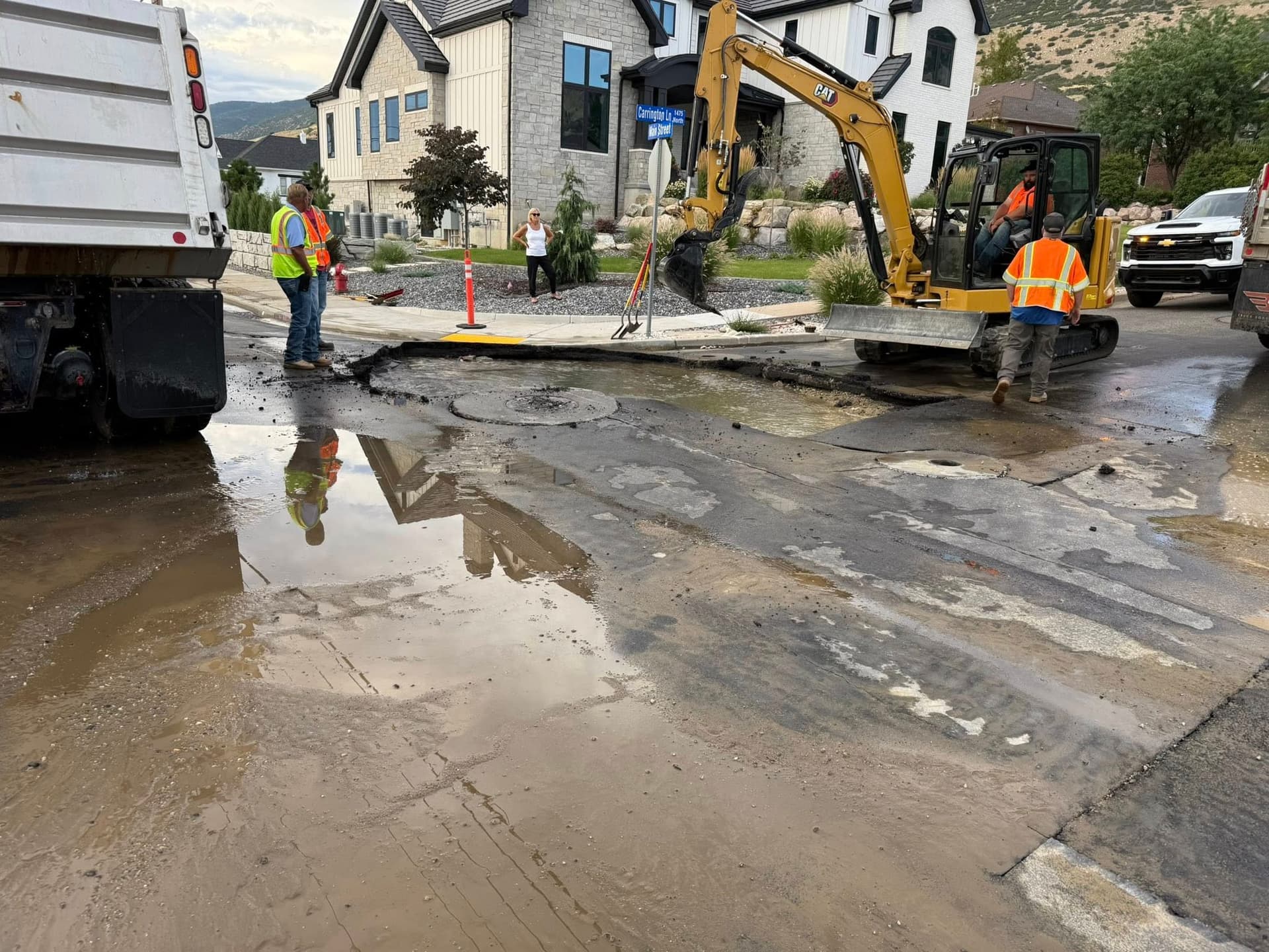 Los Alamos Crews Repair Two White Rock Water Main Breaks, Warn Residents