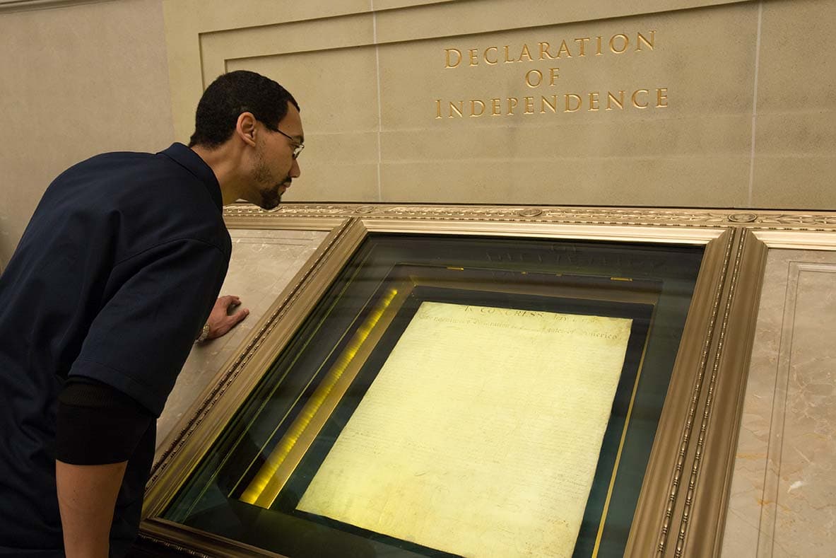 National Archives battles fading of original Declaration of Independence