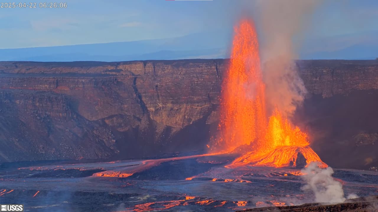 Kīlauea Poised for New Eruption, HVO Flags Christmas Day Risk