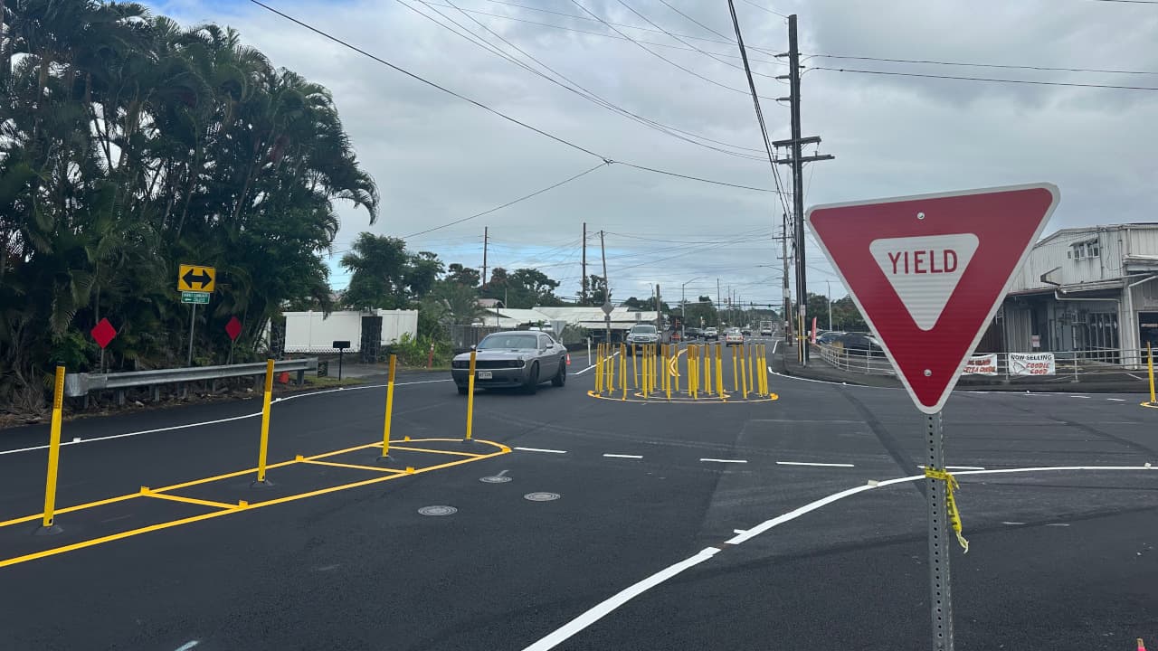 Hawaiʻi County Installs Roundabout at Kawili and Manono Streets, Easing Delays
