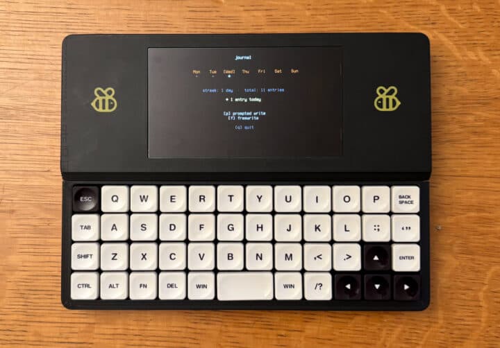 Bee Write Back, Raspberry Pi writerdeck pairs 47-switch mechanical keyboard with AMOLED display