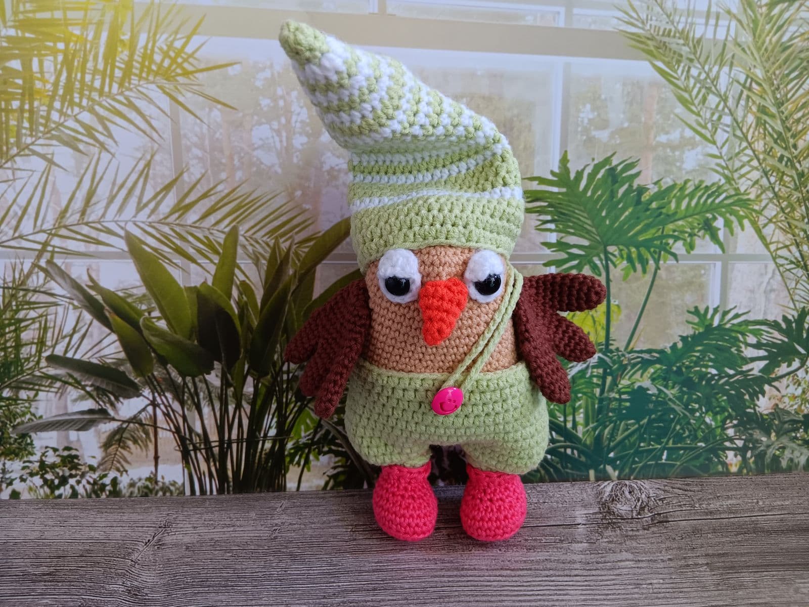Free Crochet Owl Pattern Delivers a Charming, Easy Amigurumi Gift