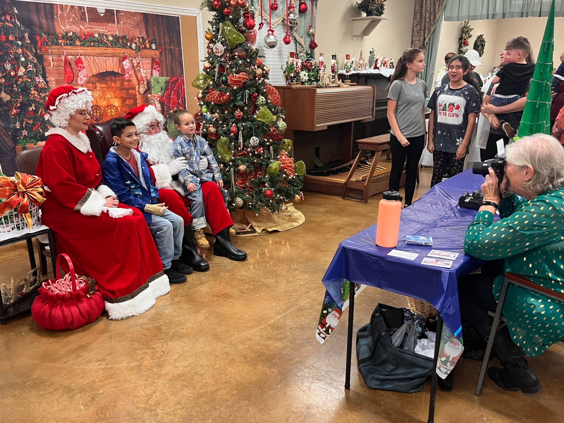 Community Holiday Celebration Brings Anahola Together, Boosts Local Resilience