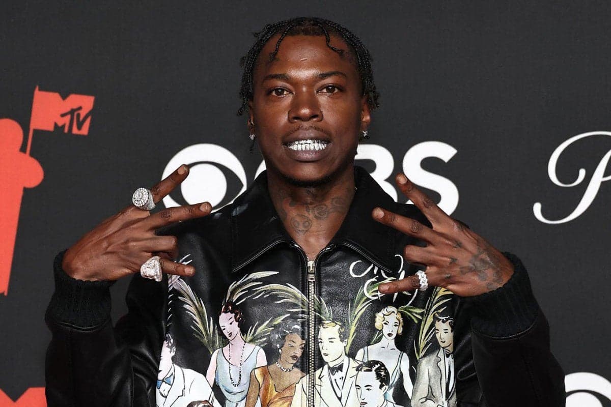 Skillibeng says he feels safer flashing diamonds in Jamaica than the US
