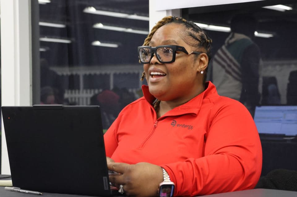 Entergy Arkansas Hosts Customer Care Pop-up at Phillips Community College