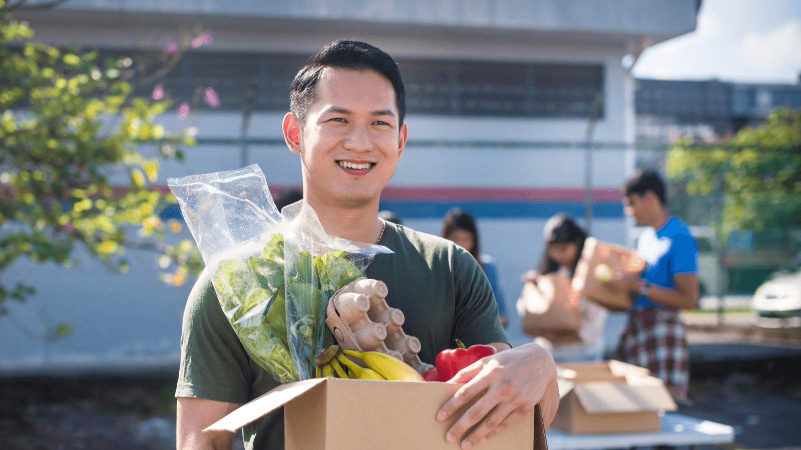 A Simple Gesture's Green Bag Model Turns Neighborhood Goodwill Into Food, With Safety Tradeoffs