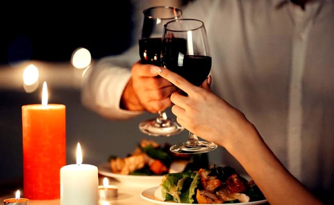 Cozy at-home anniversary date ideas and thoughtful gift touches