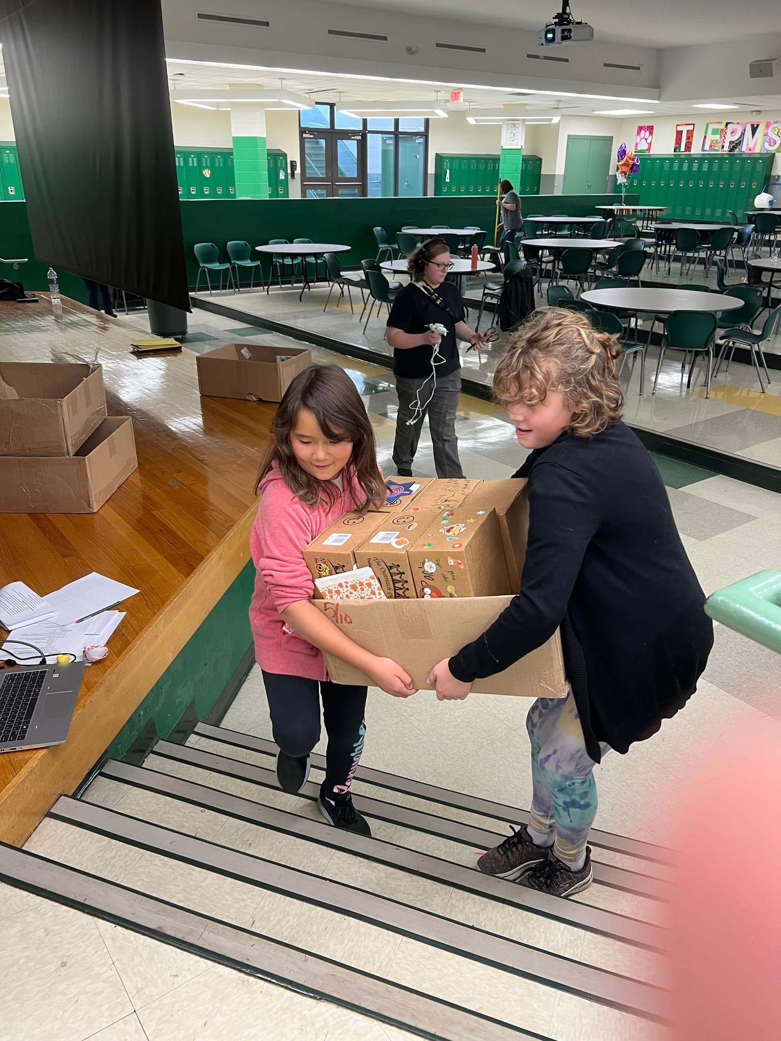 Forest Park third graders raise money for hospitalized classmate