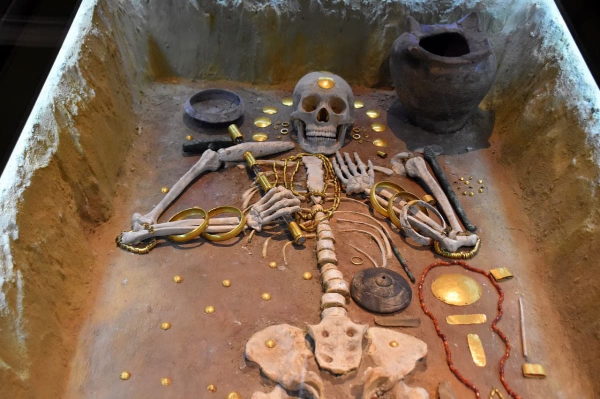 Ancient Varna Necropolis Recognized as Earliest Large-Scale Gold Jewellery Collection