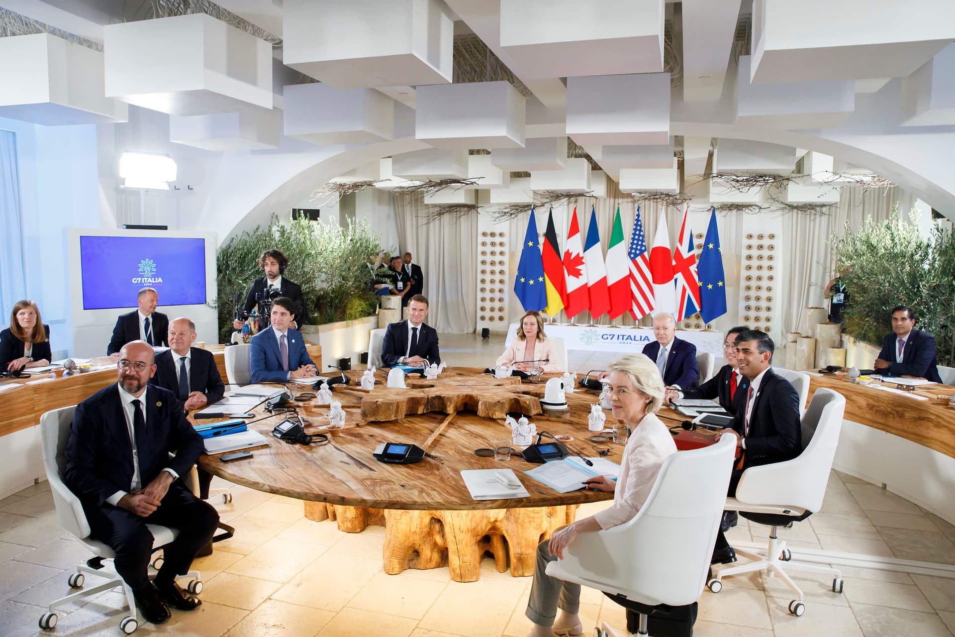 G7 leaders gather in Italy amid shifting global economic pressures