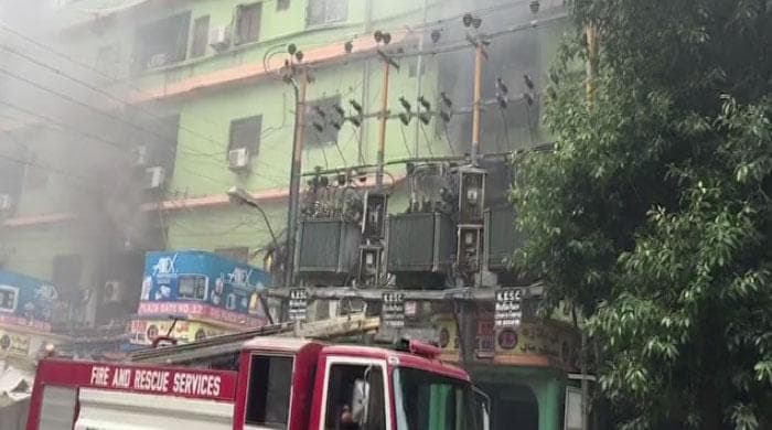 Deadly blaze gutting Karachi’s Gul Plaza mall leaves many missing