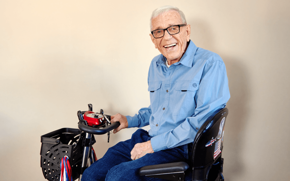 Patriotic Kenny, veteran fundraiser and positivity star, dies at 84