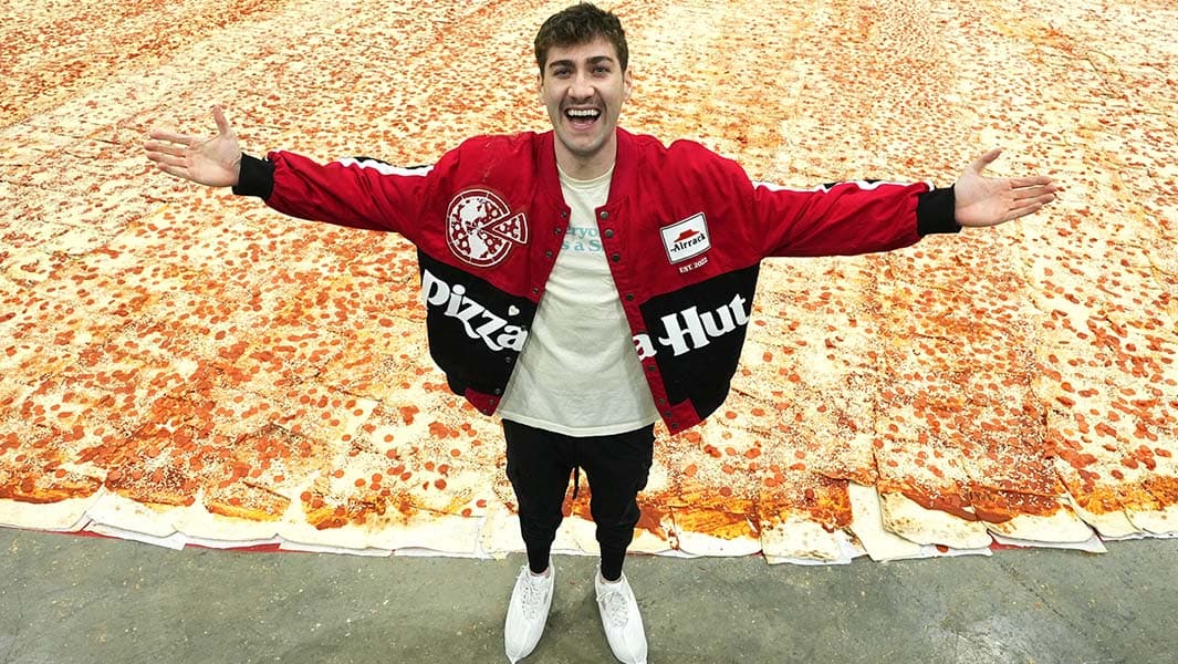 Pizza Hut Frontline and Corporate Teams Coordinate Airrack Viral Pizza Stunt