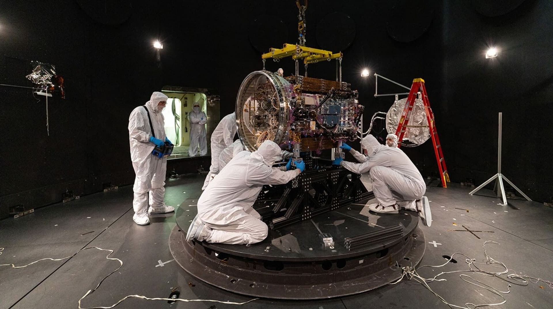 NASA launches first robotic rescue mission to save aging Swift telescope