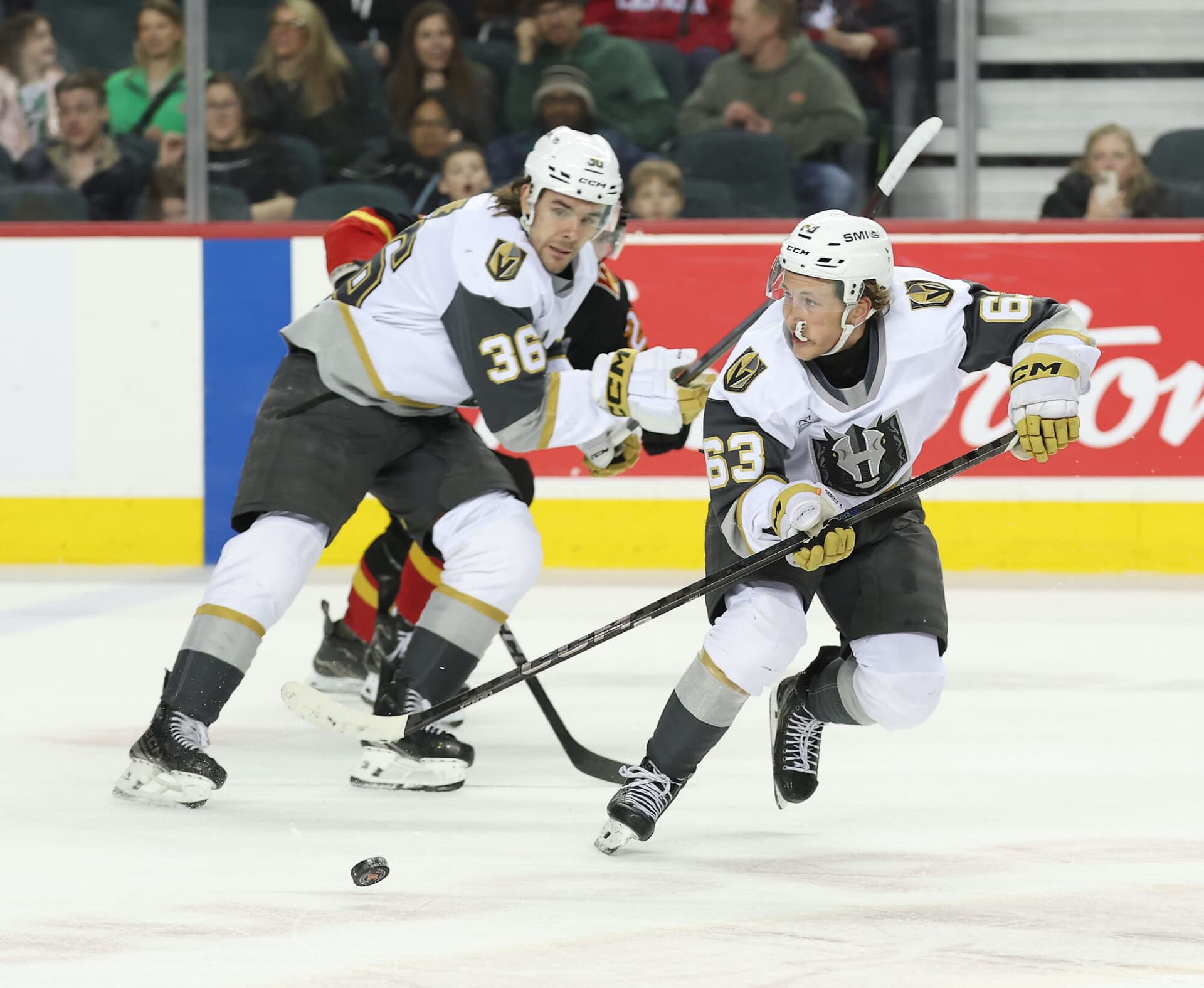 Henderson Silver Knights Edge Calgary Wranglers 6-5 in High-Scoring Pacific Thriller