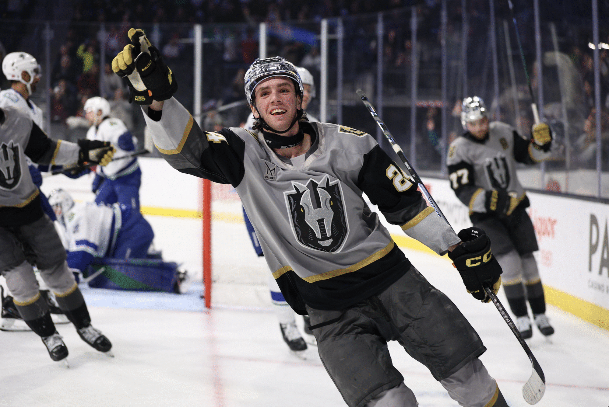 Connelly, Laczynski Lead Henderson to 6-3 Road Win in Abbotsford