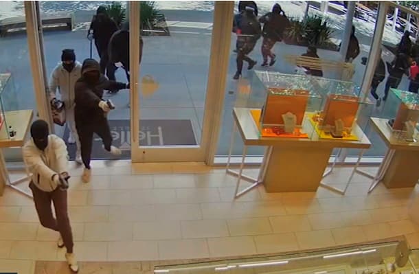 Bay Area Jewelry Store Robbed of $1.7 Million in 70 Seconds