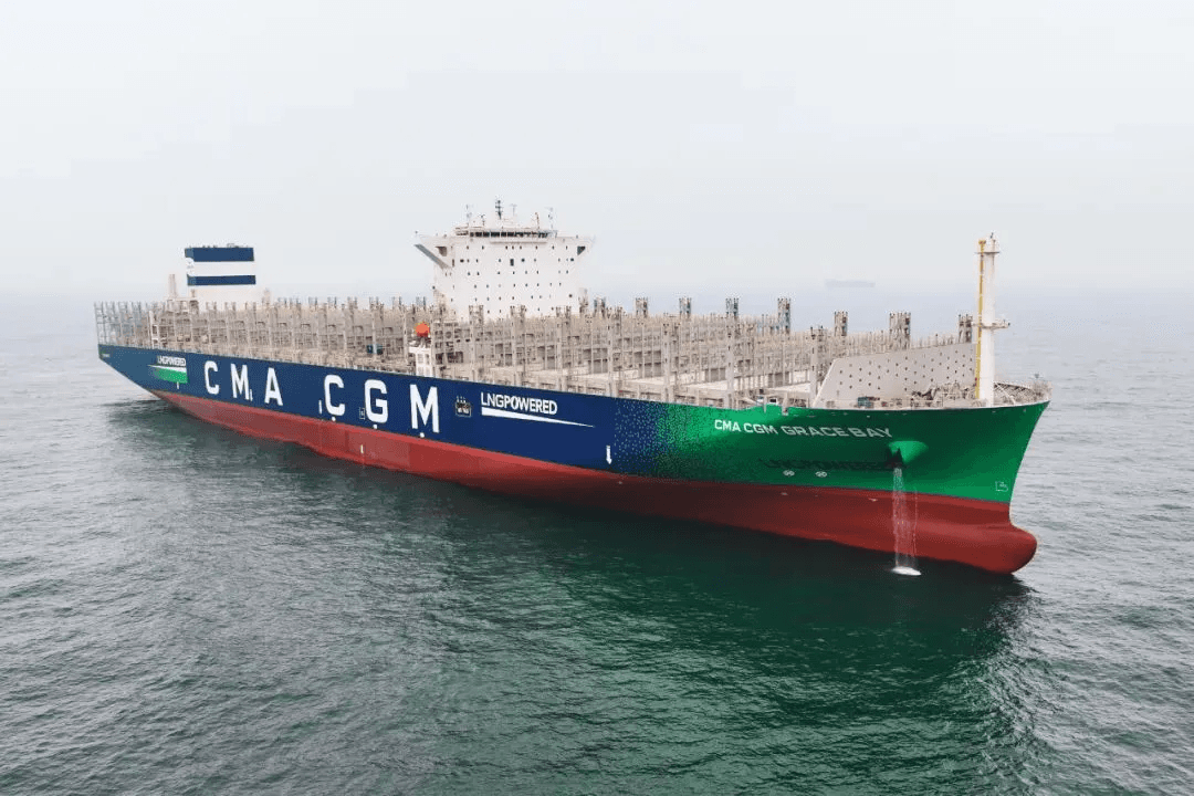 Cosco orders 12 LNG dual-fuel 18,000-TEU ships from Jiangnan