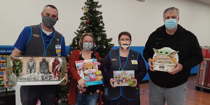 Community Effort Brings Gifts and Food to Yuma Families