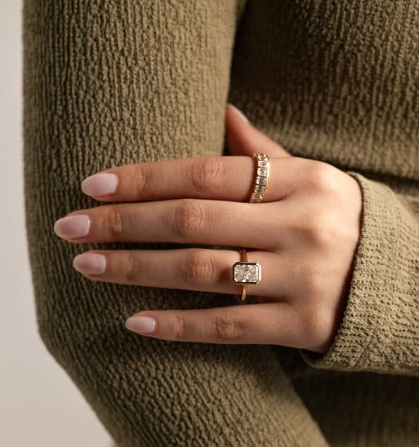 Bezel Engagement Rings Rise as Minimalist Choice for Subtle Luxury