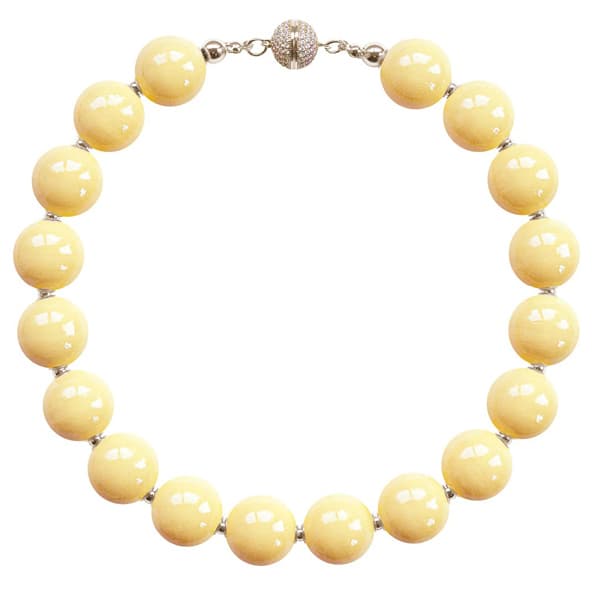 Oversized Bead Necklaces Are Spring's Boldest Everyday Statement Piece