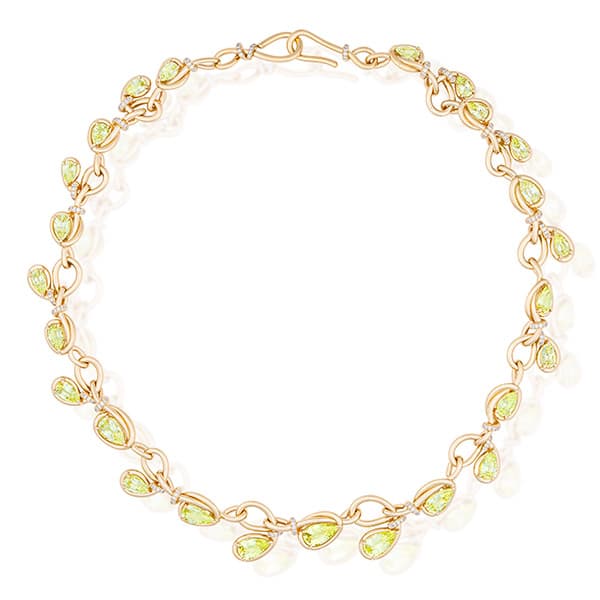 Retailers Crown Vanessa Fernández’s Gold Curva Necklace JCK Grand Prize