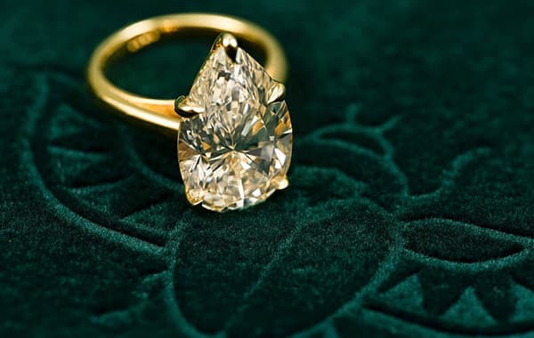 Natural fancy-color diamonds gain ground as white engagement rings fade