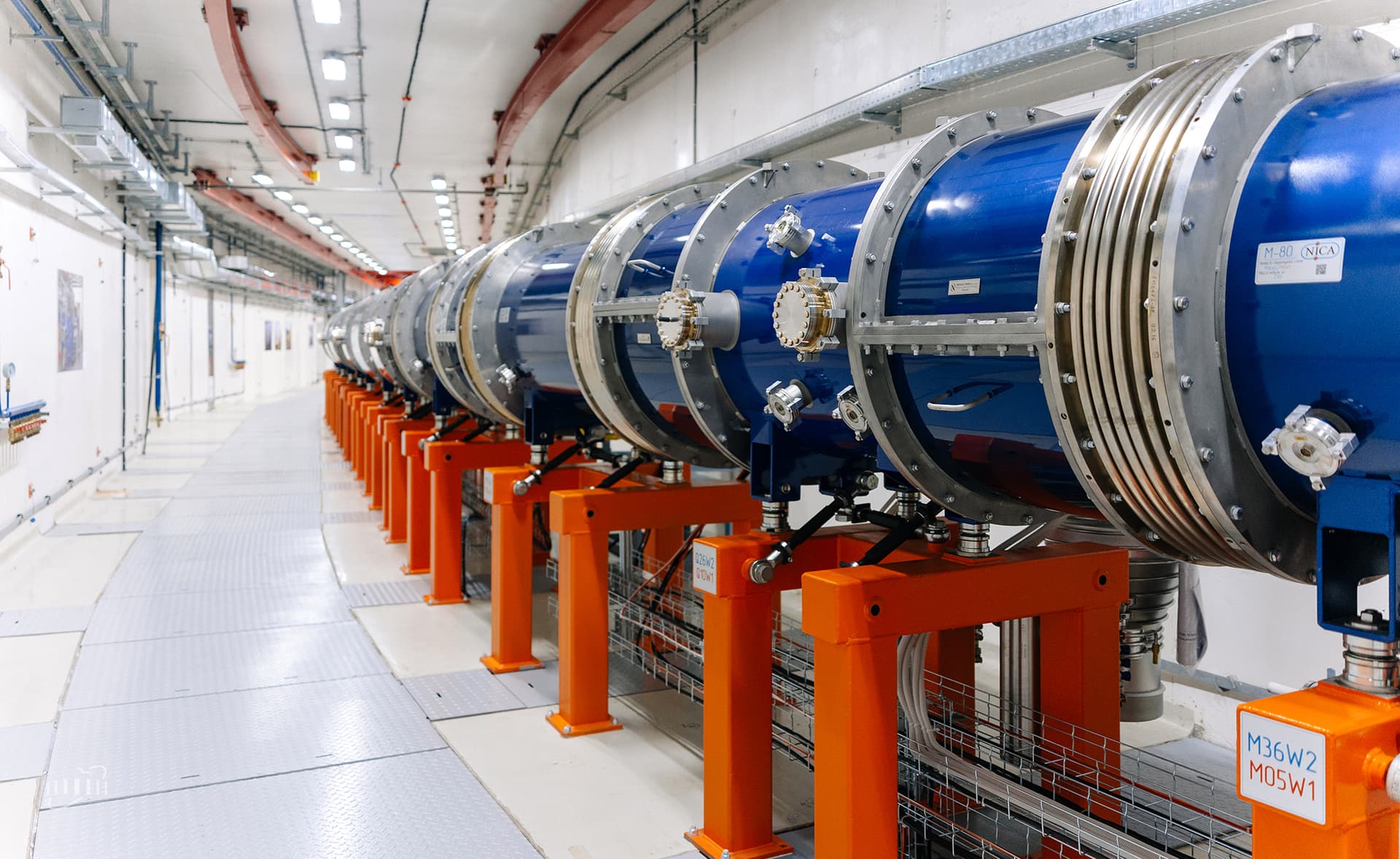 JINR's NICA Collider Achieves First Stable Counter-Rotating Xenon Ion Circulation