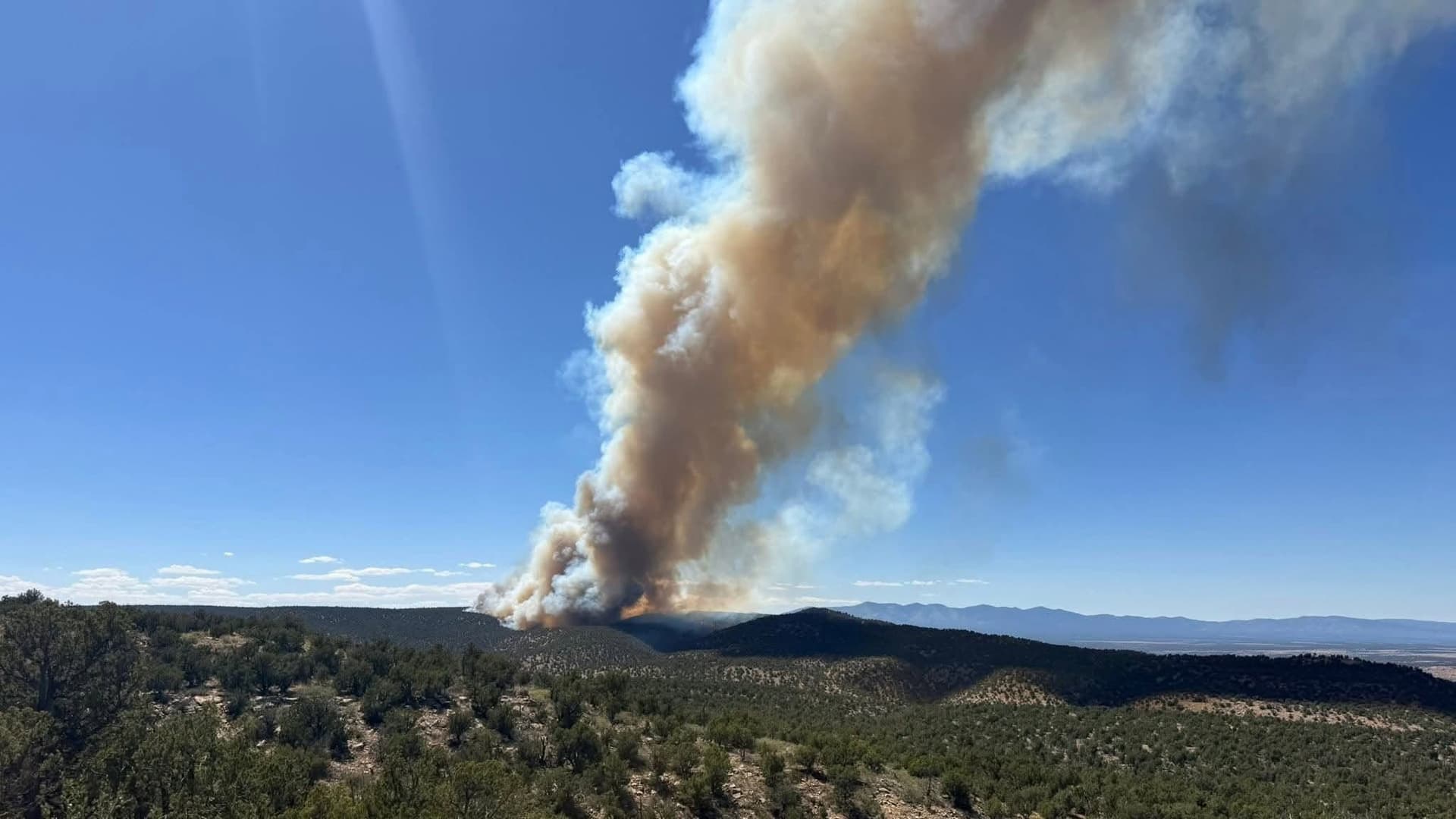 McCauley Springs Fire prompts evacuations, closes Highway 4 in Jemez area