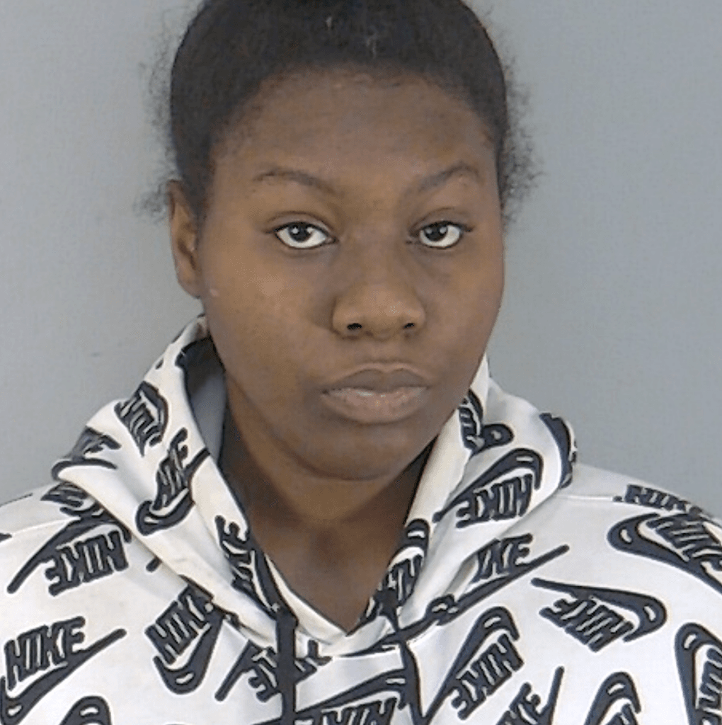 Clermont woman charged with battery after throwing drinks at Taco Bell employee