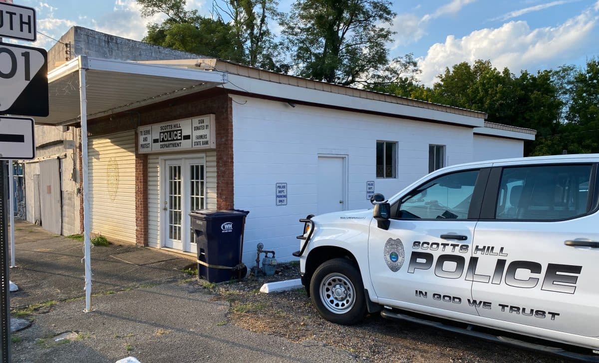 Scotts Hill agenda lists donated police cars, traffic cameras for March meeting