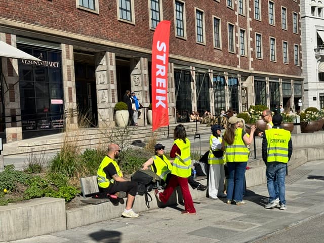 Norway restaurant workers strike over wages and sick-pay access
