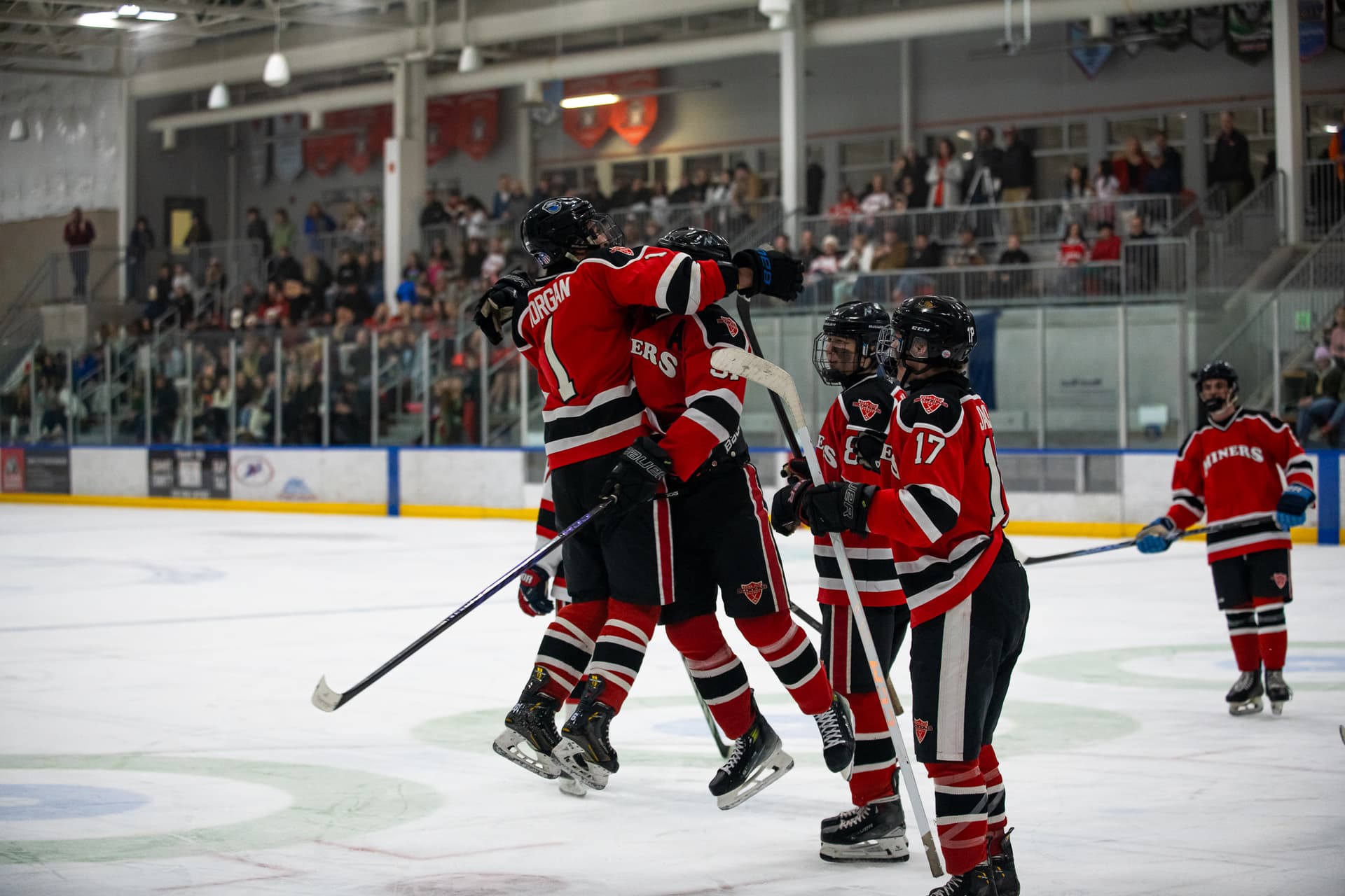 Park City Miners Red dominate East 10-1, reach state title game
