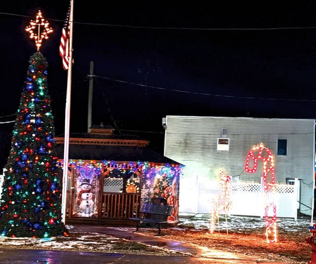 Manchester Village Lights Bring Holiday Visitors, Boost Downtown Commerce