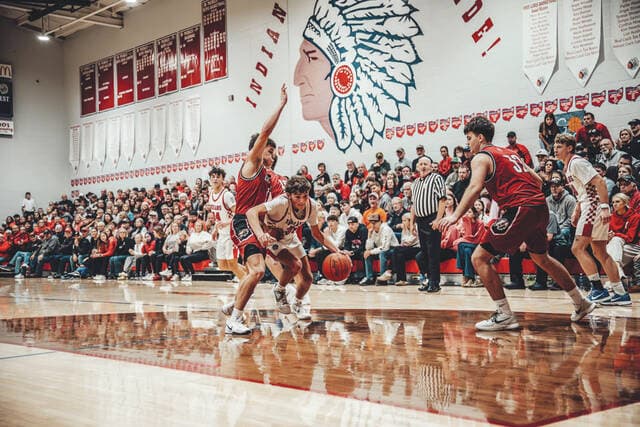 Peebles rally falls short as Eastern stuns Indians 71-70