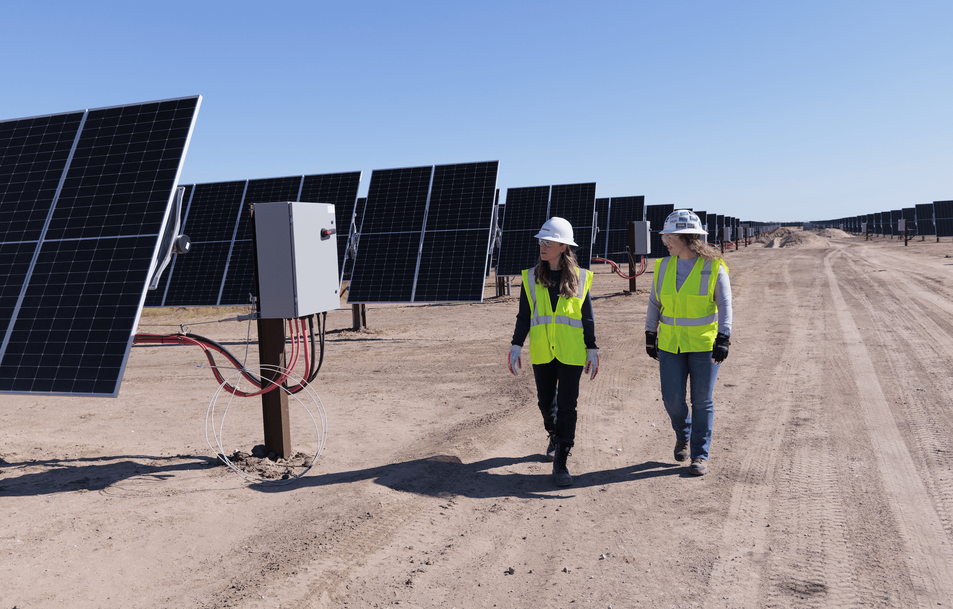 Orange Grove solar farm brings 130 MW, AT&T VPPA, construction jobs