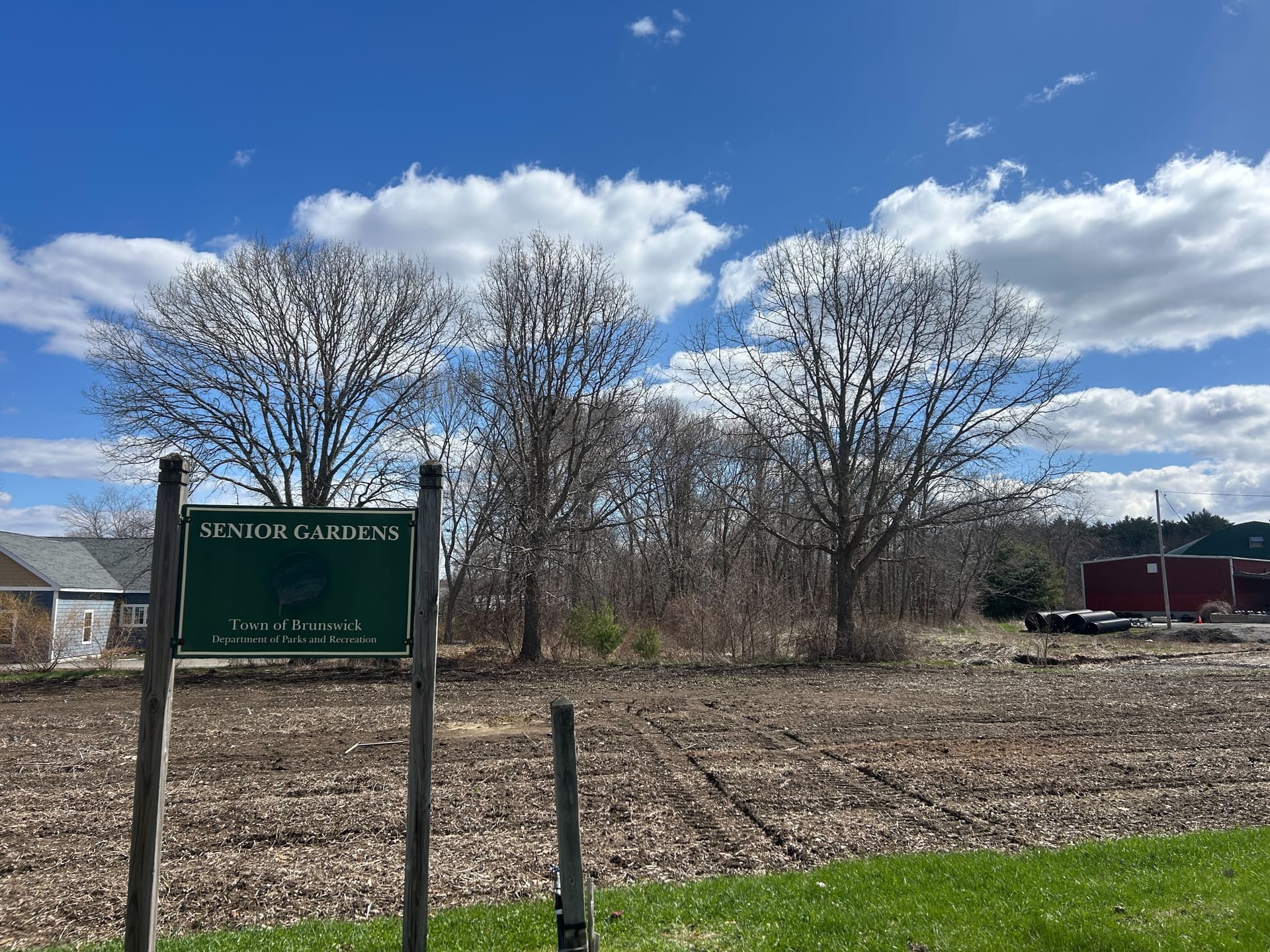 Brunswick residents oppose fuel island plan near Senior Gardens, homes