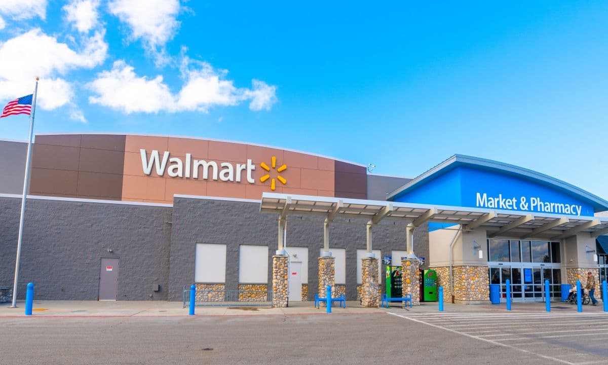 Walmart tests store back rooms for same-day marketplace deliveries