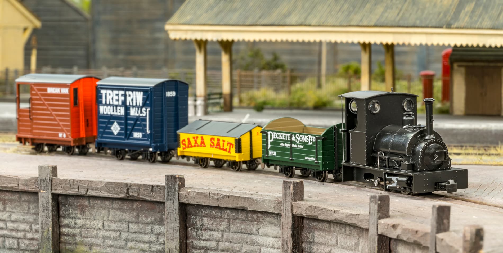 Rapido Trains UK expands 009 range with Peckett Cranmore Class locomotive